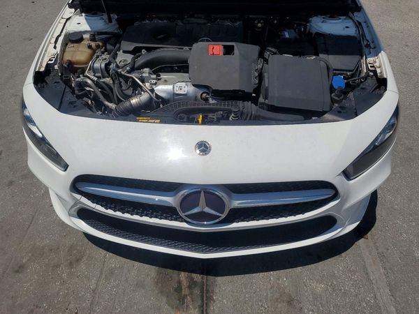 2019 MERCEDES-BENZ A-CLASS A220 — Engine bay