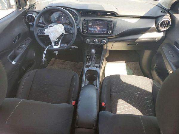 2024 NISSAN KICKS