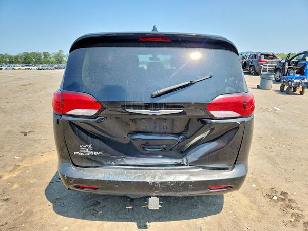 2018 CHRYSLER PACIFICA LX