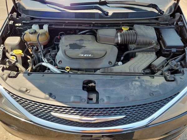 2018 CHRYSLER PACIFICA LX
