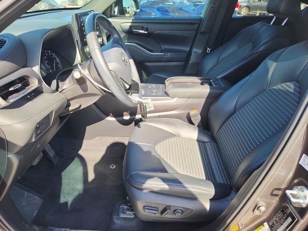2021 TOYOTA HIGHLANDER