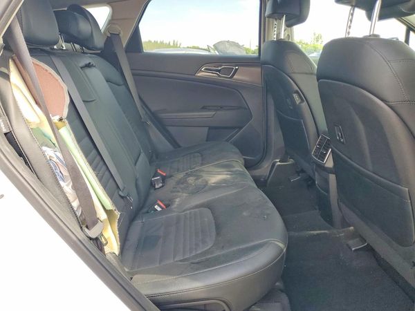 2024 KIA SPORTAGE SX-PRESTIGE or SX-P