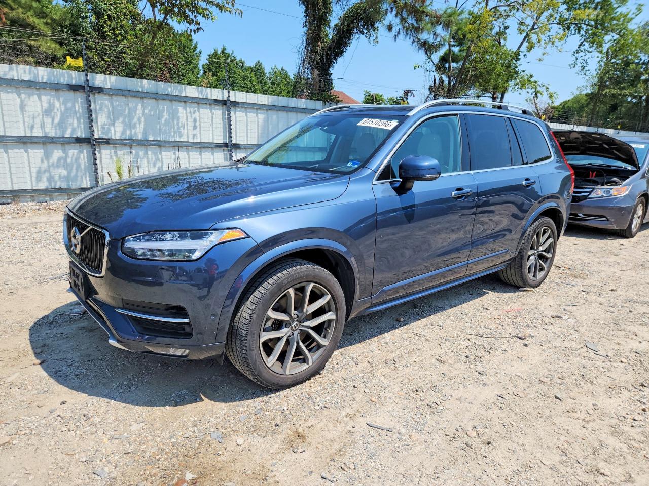 2019 VOLVO XC90 Momentum
