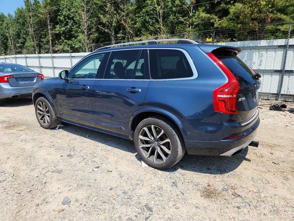 2019 VOLVO XC90 Momentum