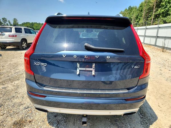 2019 VOLVO XC90 Momentum