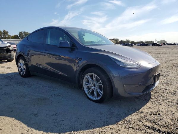 2022 TESLA MODEL Y — Passenger 3/4