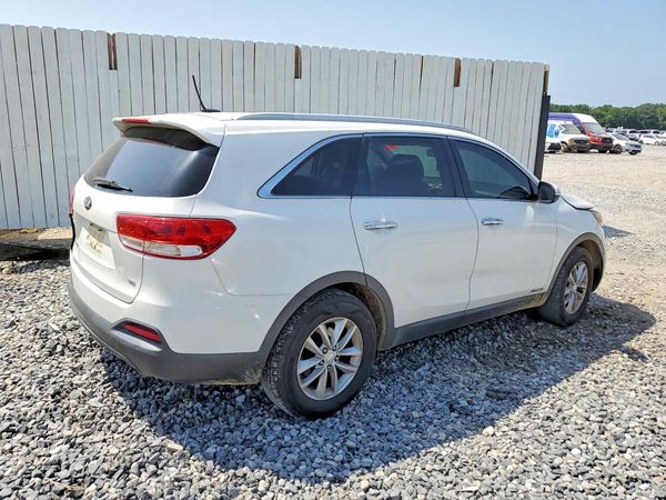 2017 KIA SORENTO L, LX