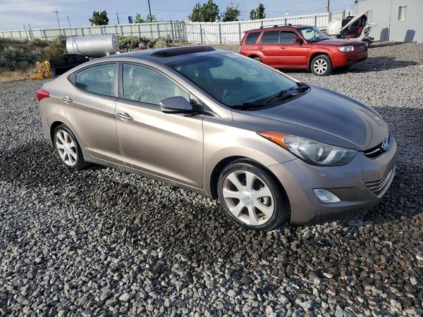 2013 HYUNDAI ELANTRA