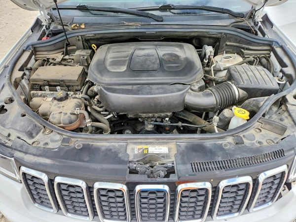 2020 JEEP GRAND CHEROKEE LAREDO 4X2