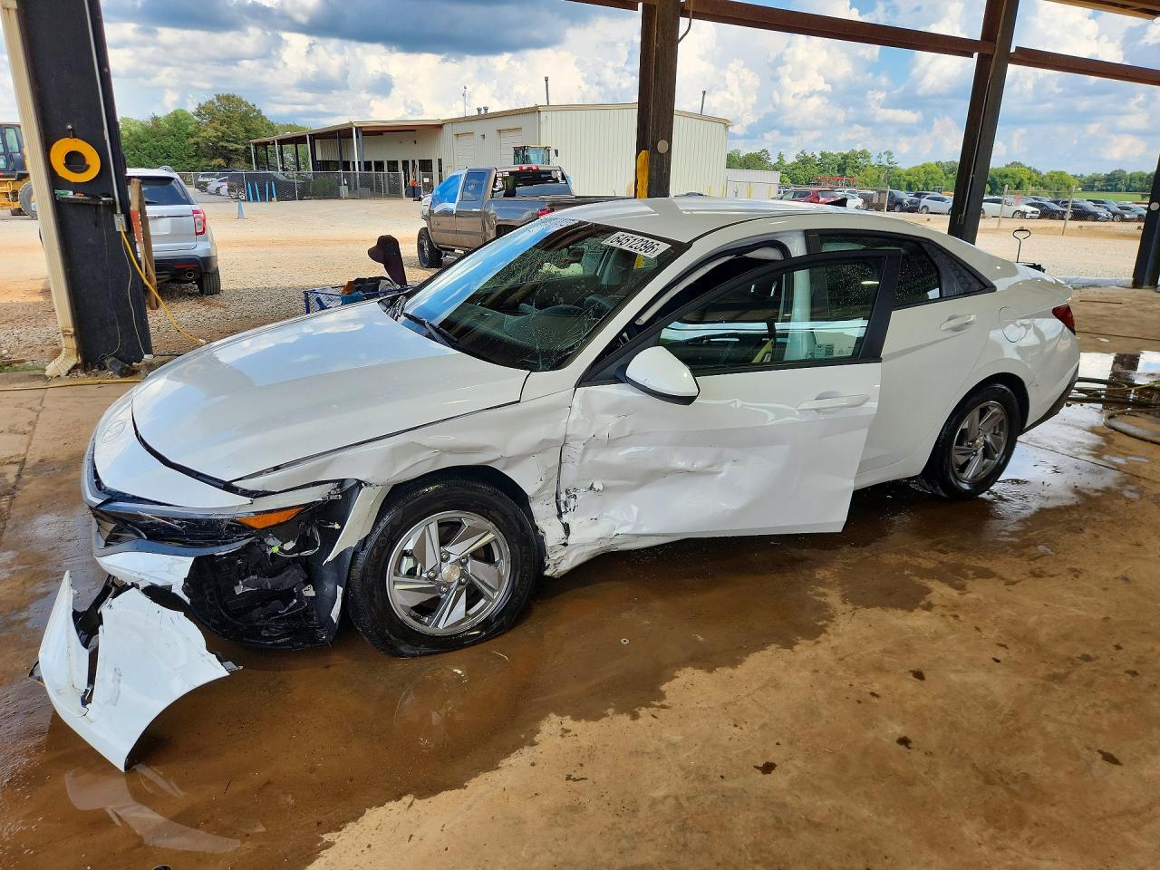 2024 HYUNDAI ELANTRA