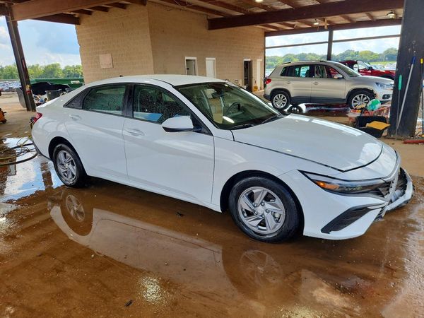 2024 HYUNDAI ELANTRA