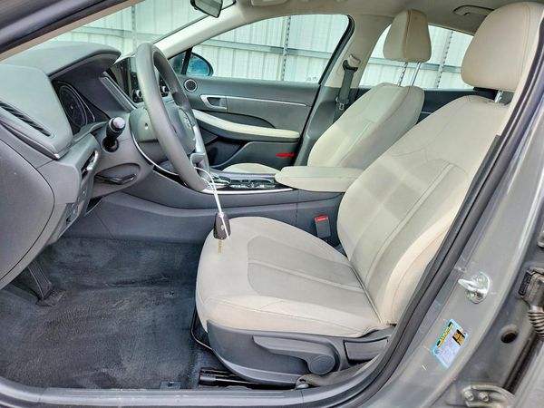 2022 HYUNDAI SONATA SE