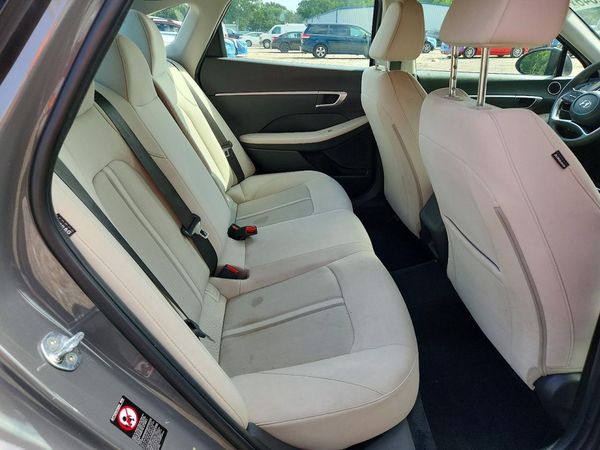 2022 HYUNDAI SONATA SE