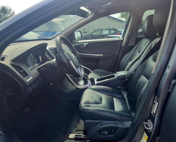 2016 VOLVO XC60