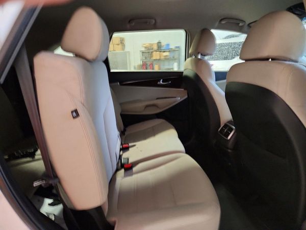 2018 KIA SORENTO L, LX