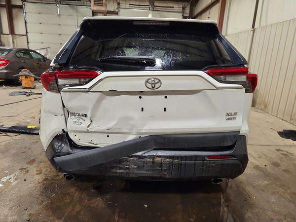 2019 TOYOTA RAV4 XLE Premium