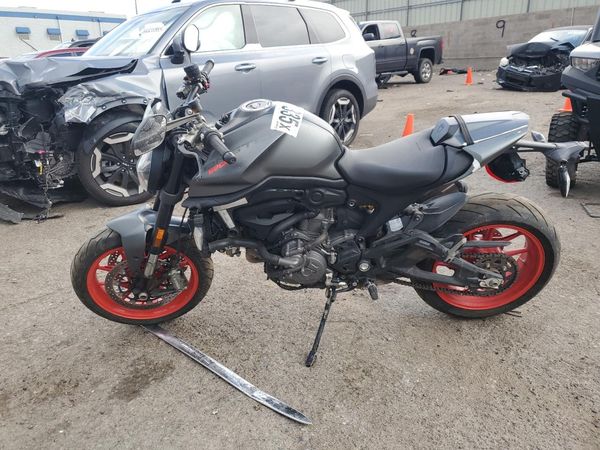 2023 DUCATI MONSTER