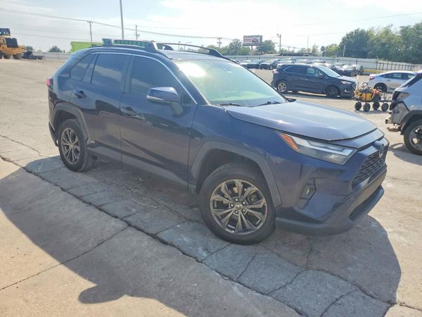2022 TOYOTA RAV4 XLE Premium
