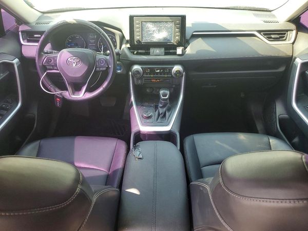 2022 TOYOTA RAV4 XLE Premium