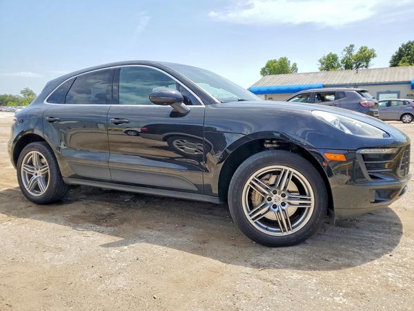2016 PORSCHE MACAN