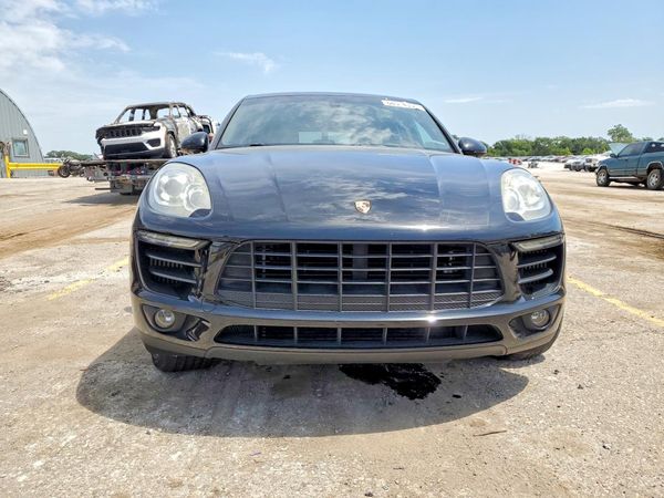 2016 PORSCHE MACAN