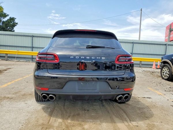 2016 PORSCHE MACAN