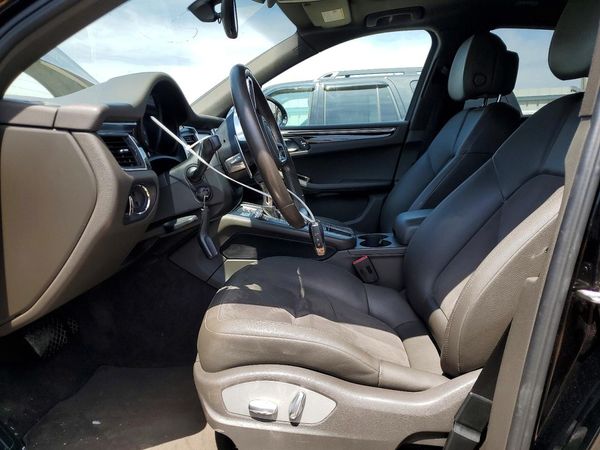 2016 PORSCHE MACAN