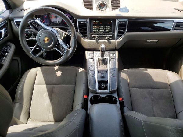 2016 PORSCHE MACAN