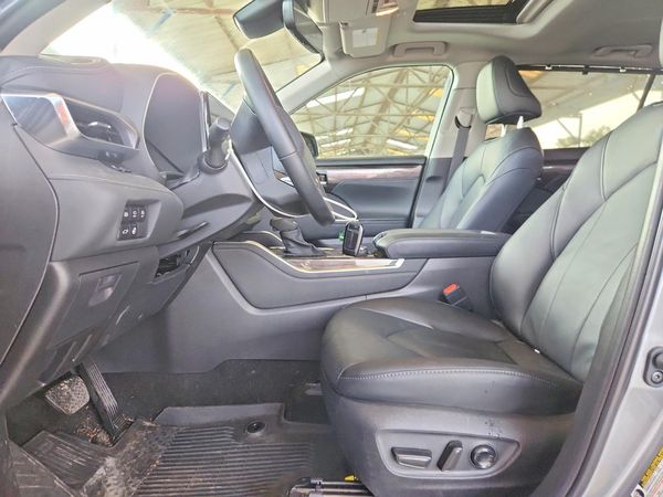 2026 TOYOTA HIGHLANDER