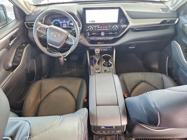 2026 TOYOTA HIGHLANDER