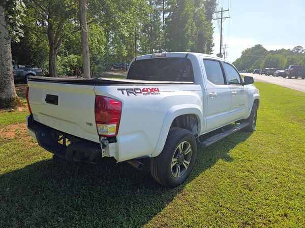 2017 TOYOTA TACOMA