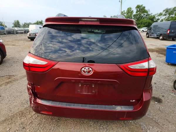 2017 TOYOTA SIENNA