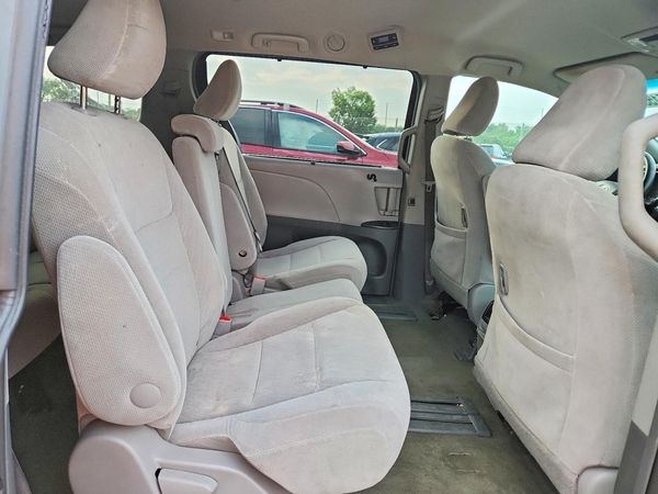 2017 TOYOTA SIENNA