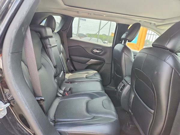 2019 JEEP CHEROKEE Overland