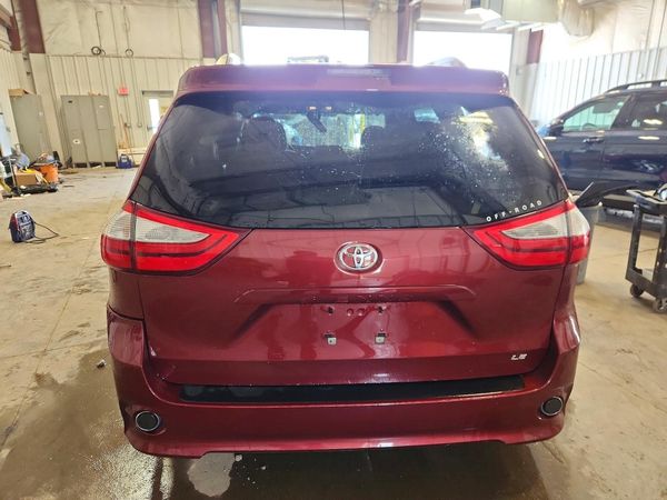 2016 TOYOTA SIENNA