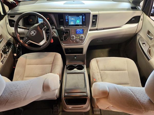 2016 TOYOTA SIENNA