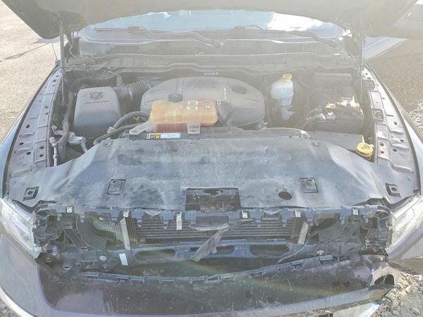 2016 RAM 1500 SLT — Engine bay