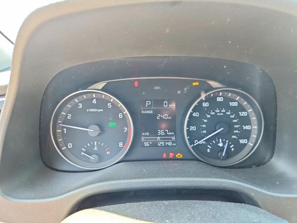2017 HYUNDAI ELANTRA SE Base
