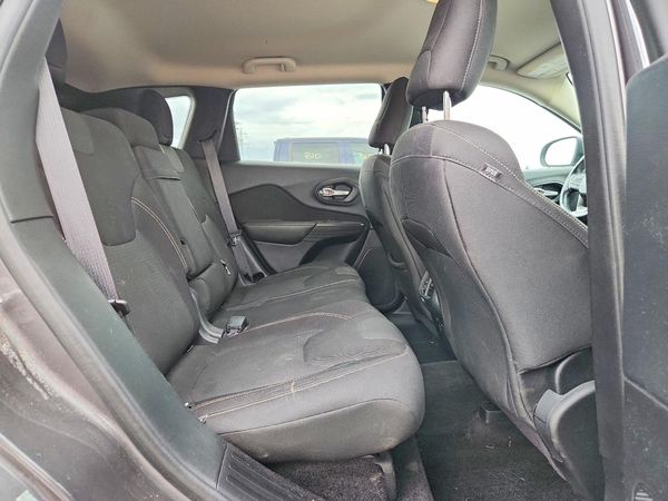 2015 JEEP CHEROKEE LATITUDE 4X4