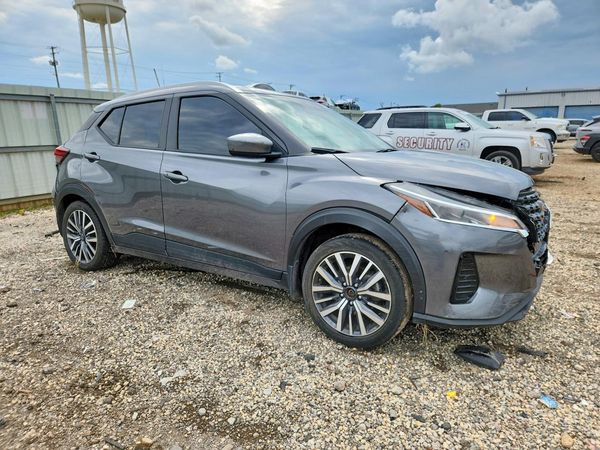 2024 NISSAN KICKS