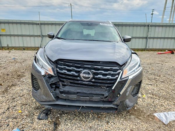 2024 NISSAN KICKS