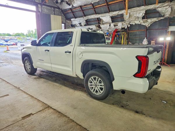 2024 TOYOTA TUNDRA SR5
