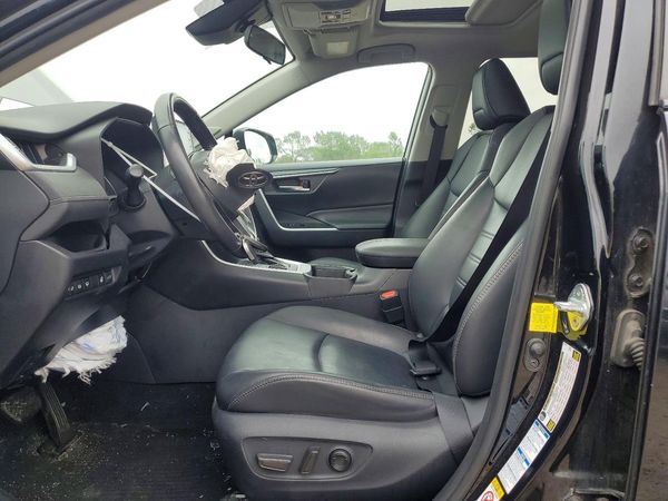 2019 TOYOTA RAV4 XLE Premium