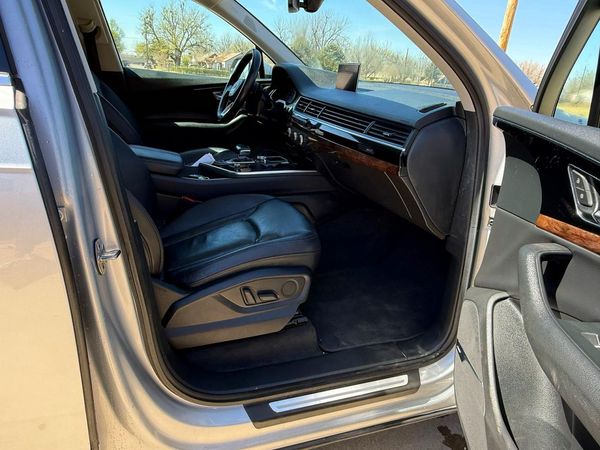 2018 AUDI Q7 quattro Premium Plus