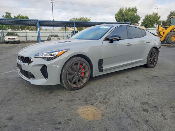 2022 KIA STINGER