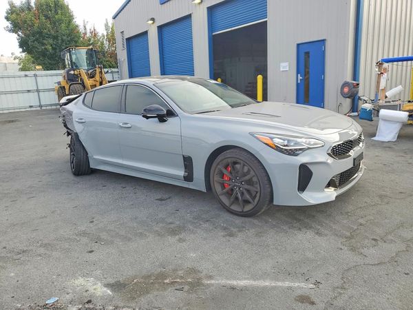 2022 KIA STINGER
