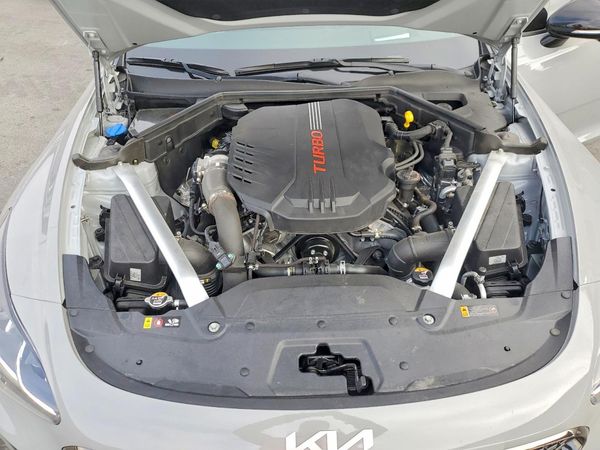 2022 KIA STINGER