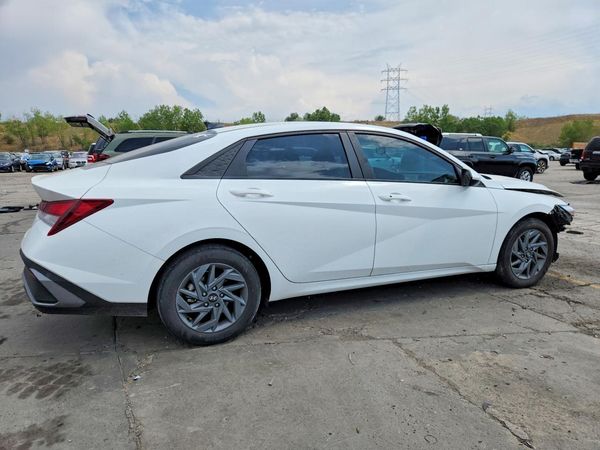 2024 HYUNDAI ELANTRA