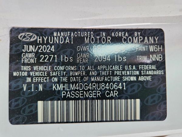 2024 HYUNDAI ELANTRA