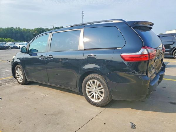 2015 TOYOTA SIENNA